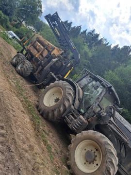 Erdészeti traktor VALTRA T193 |  Erdészeti technika | Faipari gép | KOMITrade s.r.o.